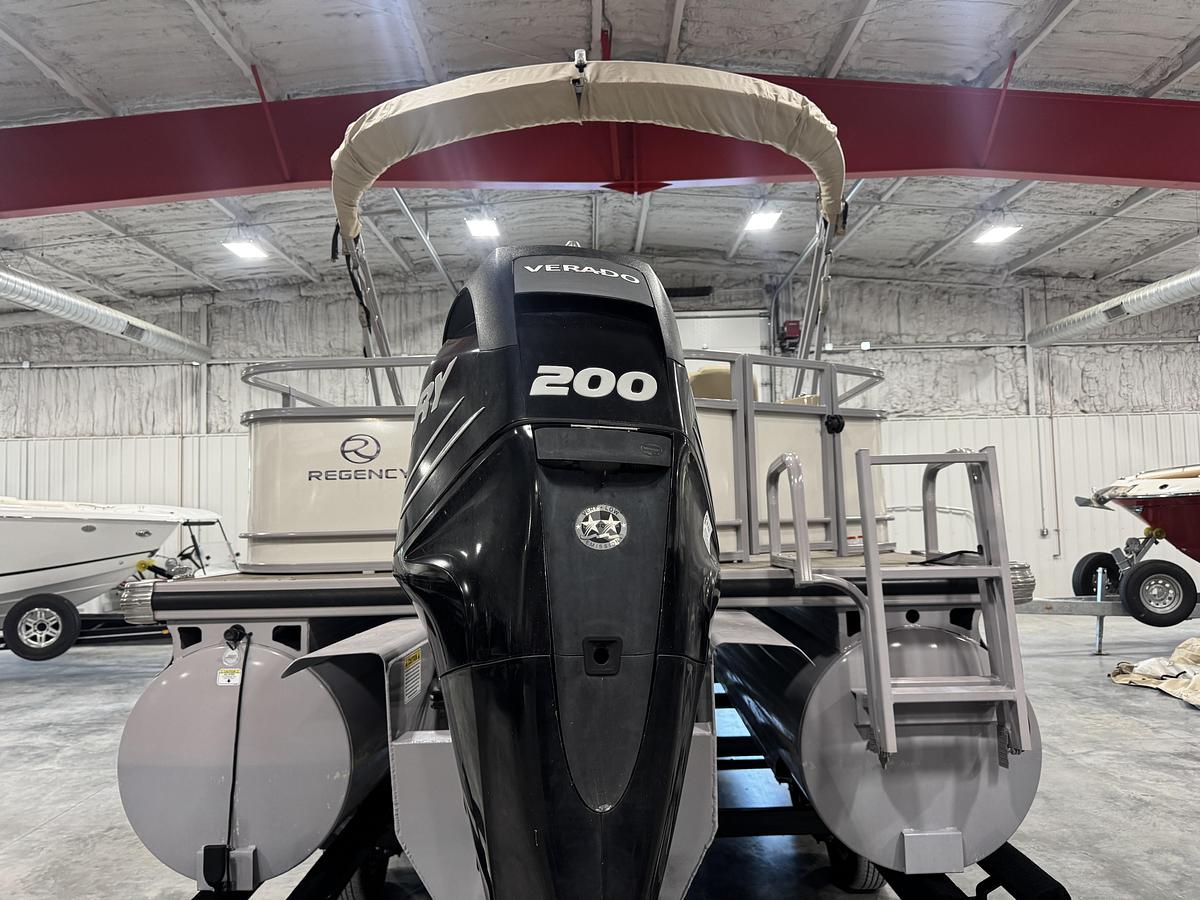 Used 2017 Suntracker 254 Regency