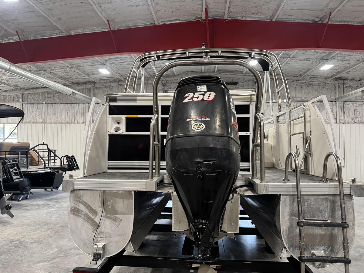 Used 2014 JC 26 Sportoon