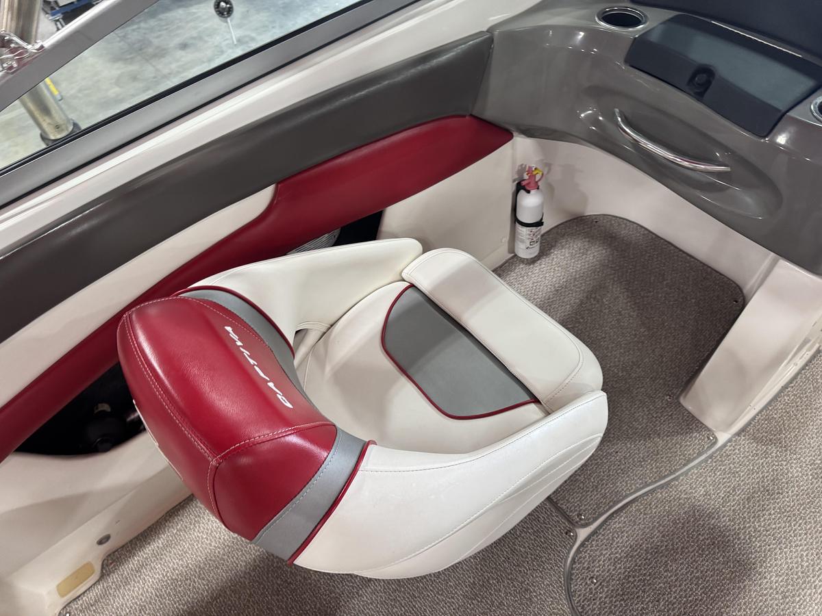 Used 2011 Rinker 216 BR