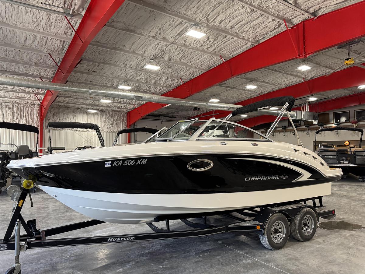Used 2011 Chaparral 224 Sunesta