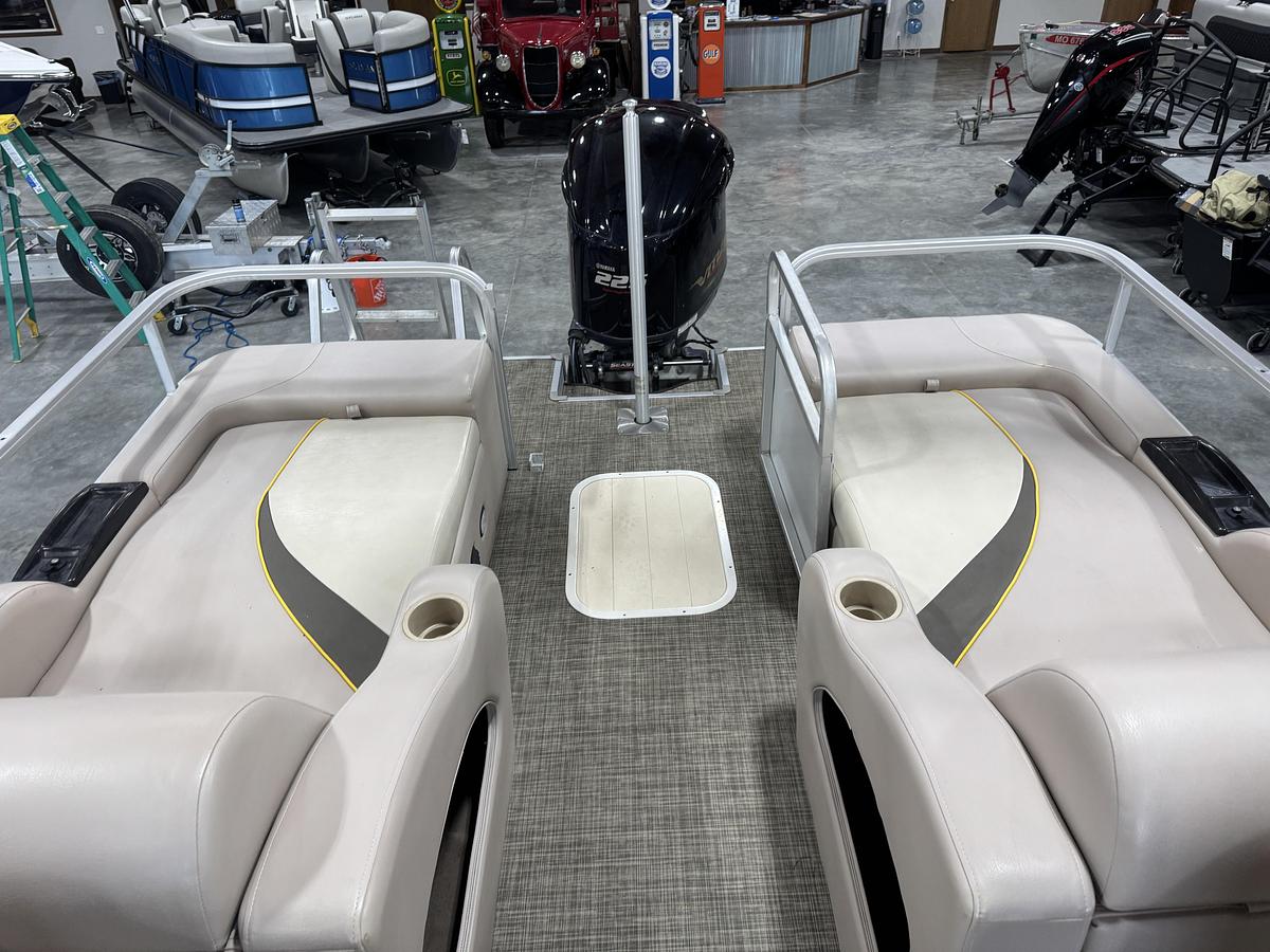 Used 2018 Suncatcher 322 VS