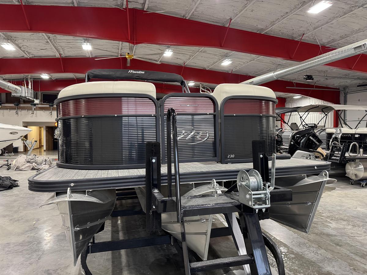 Used 2021 Manitou 23 Oasis