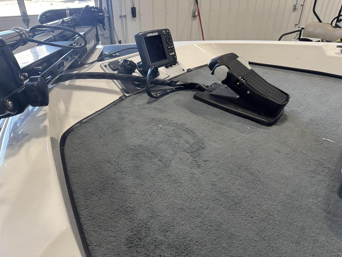 Used 2004 Stratos 290 FS