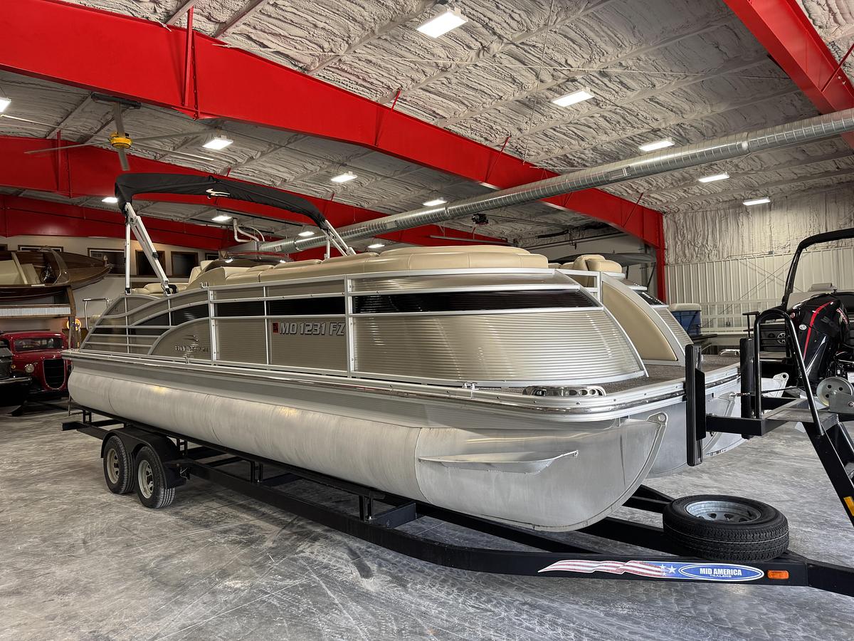 Used 2012 Bennington Q-25