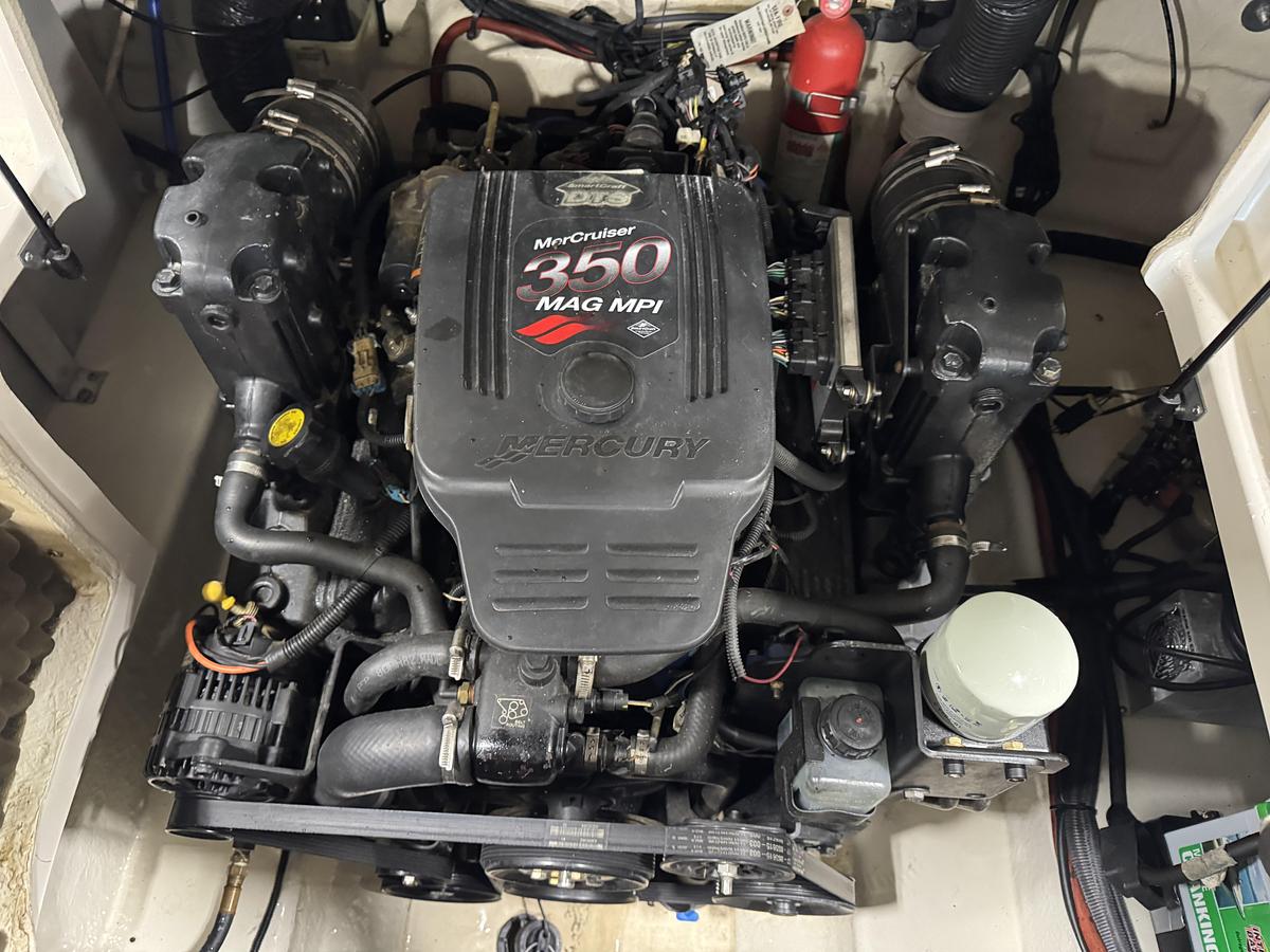 Used 2008 Sea Ray 240 Sundeck