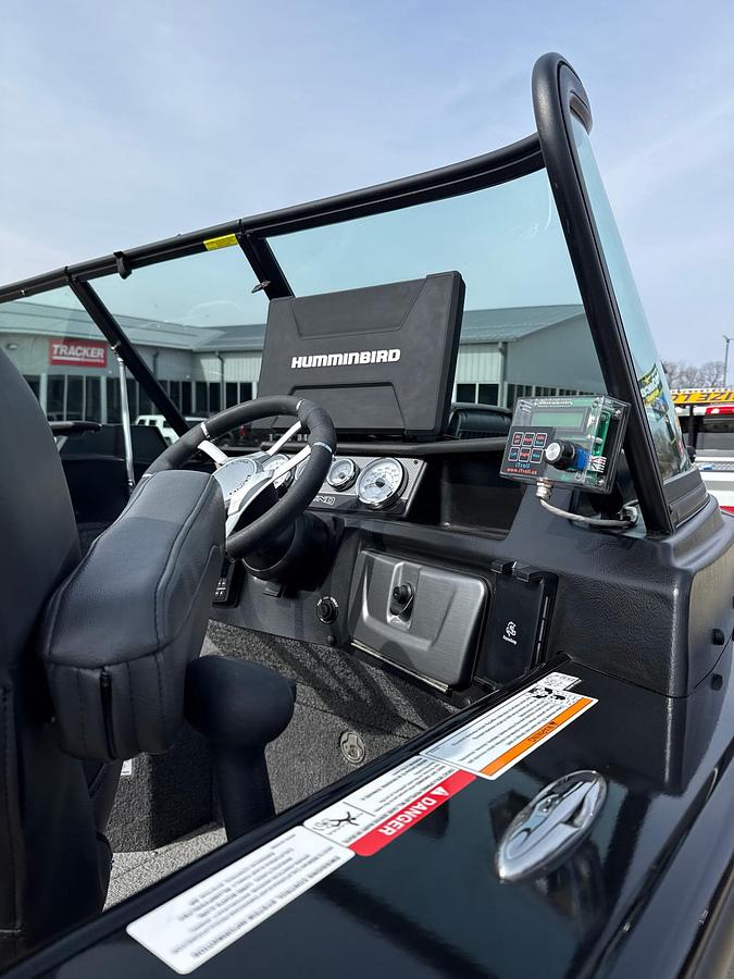 Used 2024 Lund 2075 Pro Vee