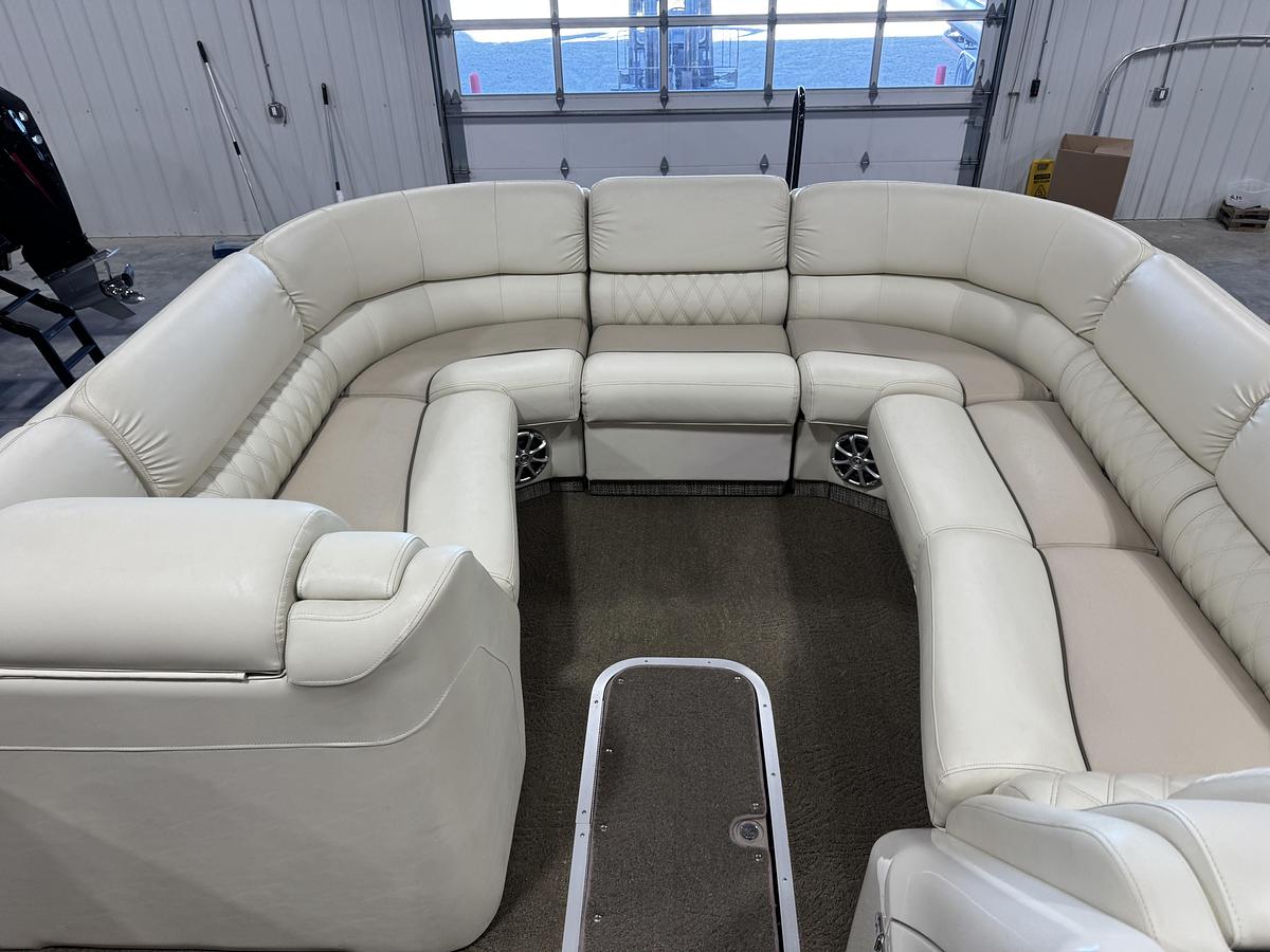 Used 2014 Bennington Q-25