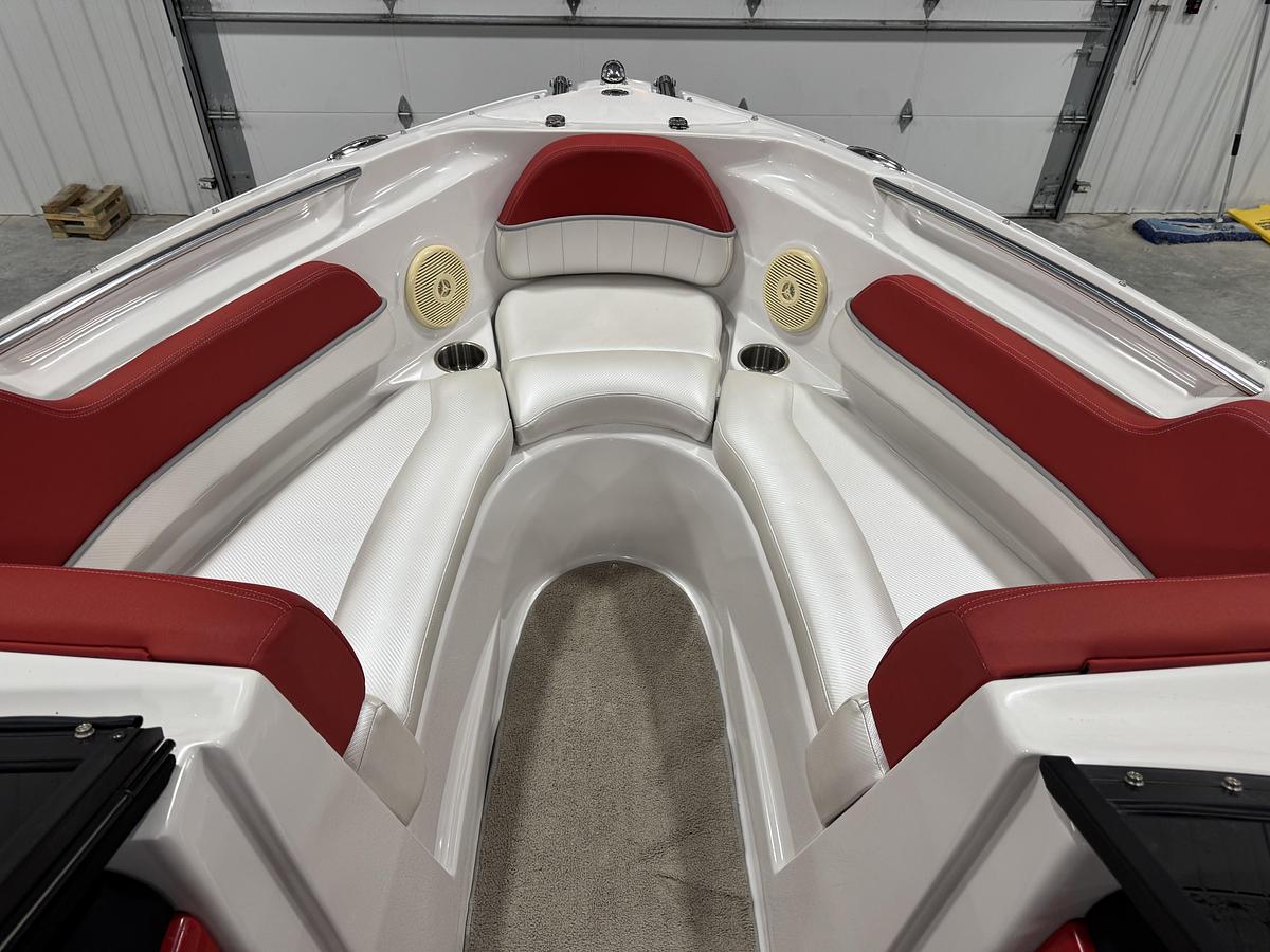 Used 2011 Four Winns 210 SS