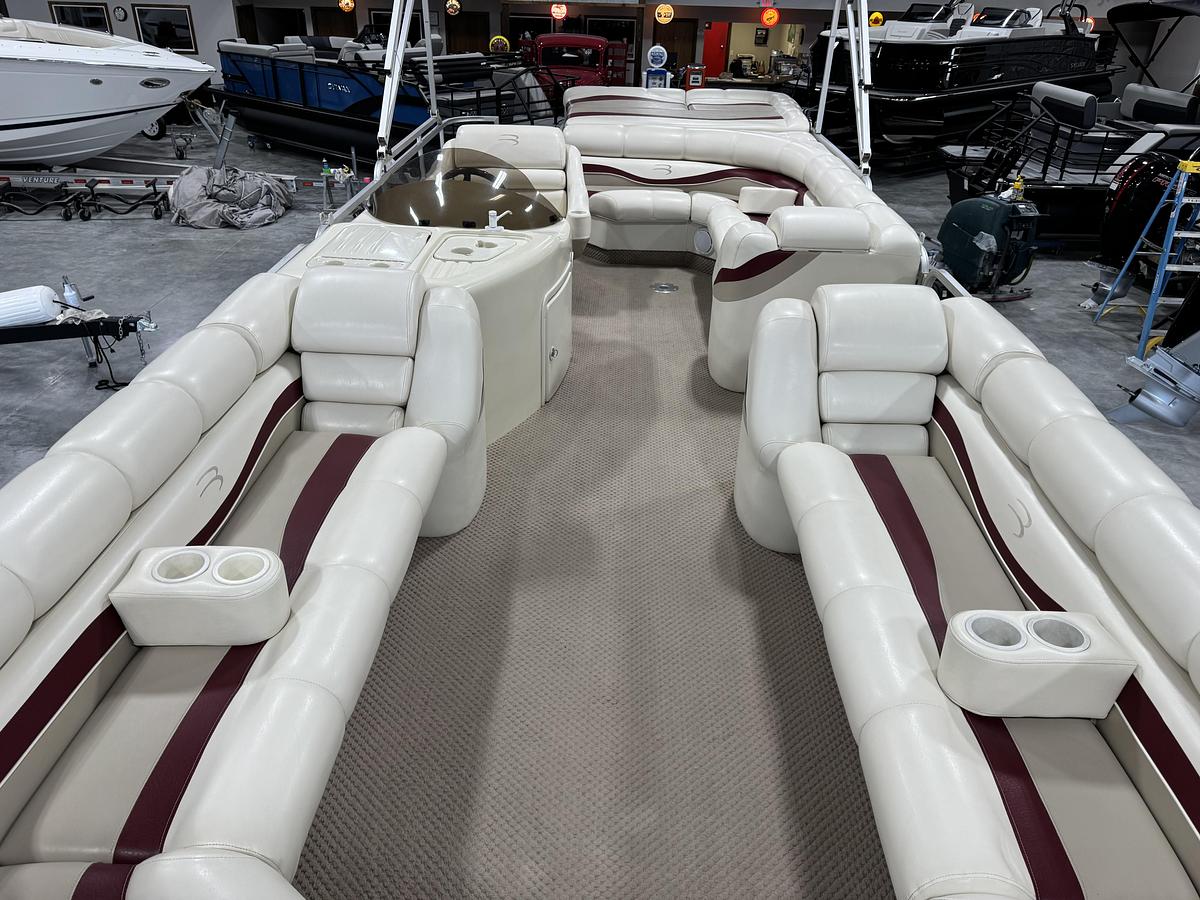 Used 2001 Bennington 2575 RLX