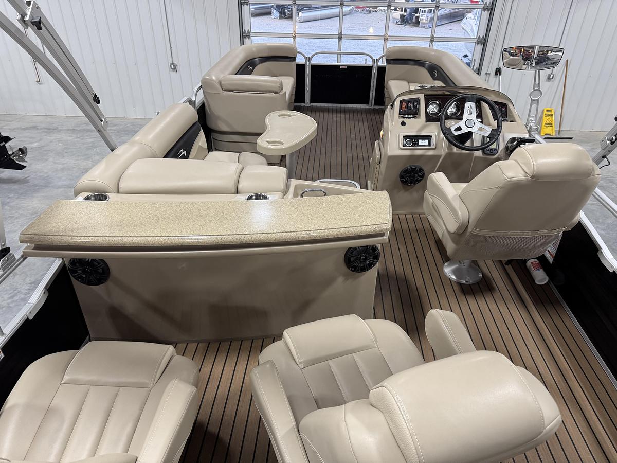 Used 2014 Bennington S 24