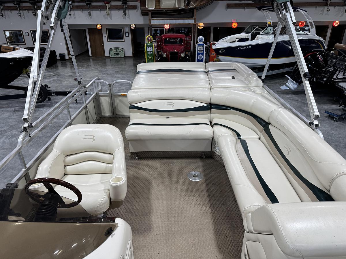 Used 2003 Bennington 2575 RL