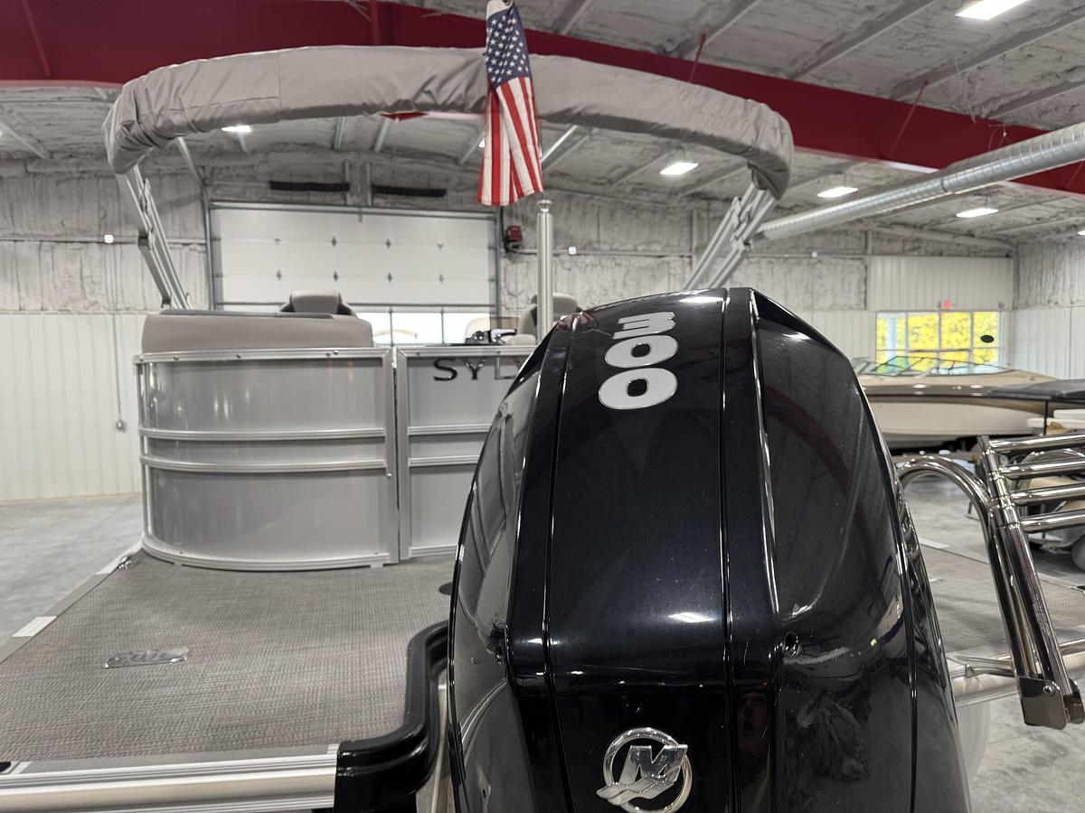 Used 2022 Sylvan L-5