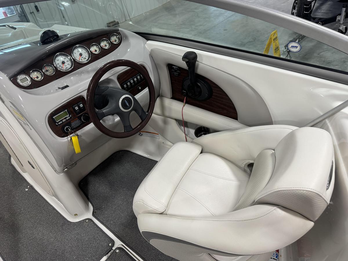 Used 2006 Chaparral 254 Sunesta