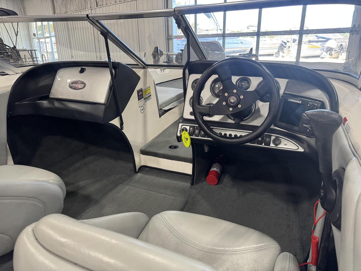 Used 2004 Stratos 290 FS