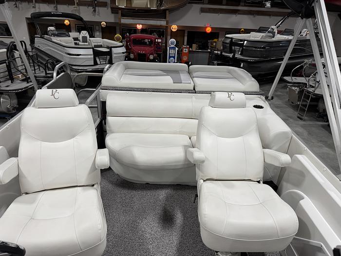 Used 2015 PlayCraft 2600 Sport Toon