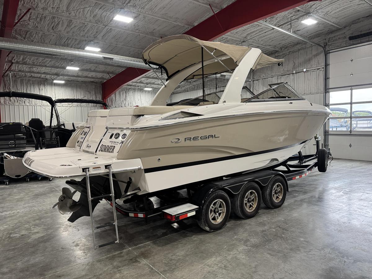 Used 2011 Regal 2700