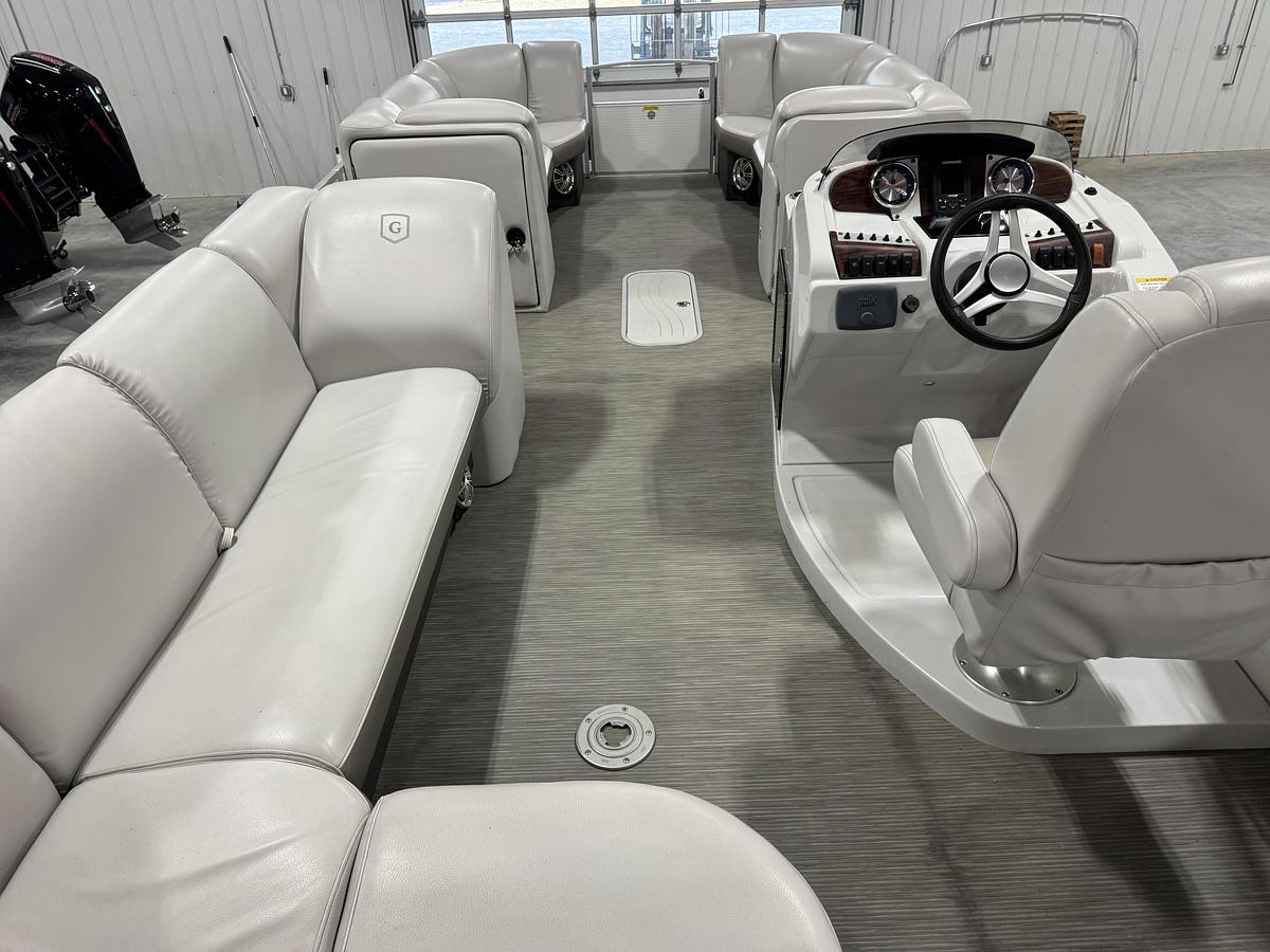 Used 2017 Godfrey Sweetwater 235 Platinum