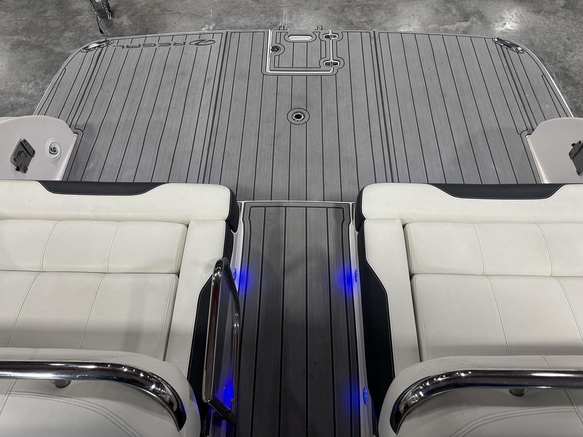 Used Regal  3200 BR