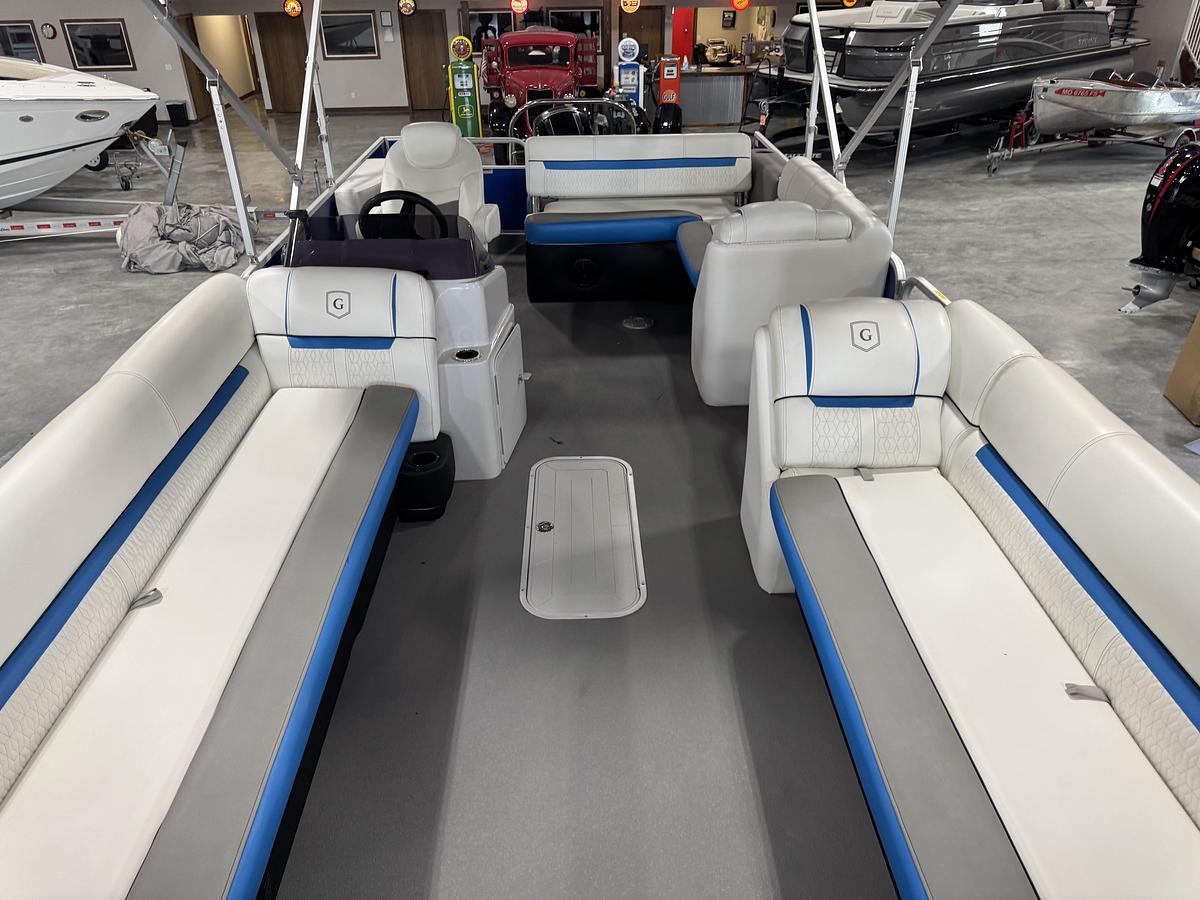Used 2019 Sweetwater 2486