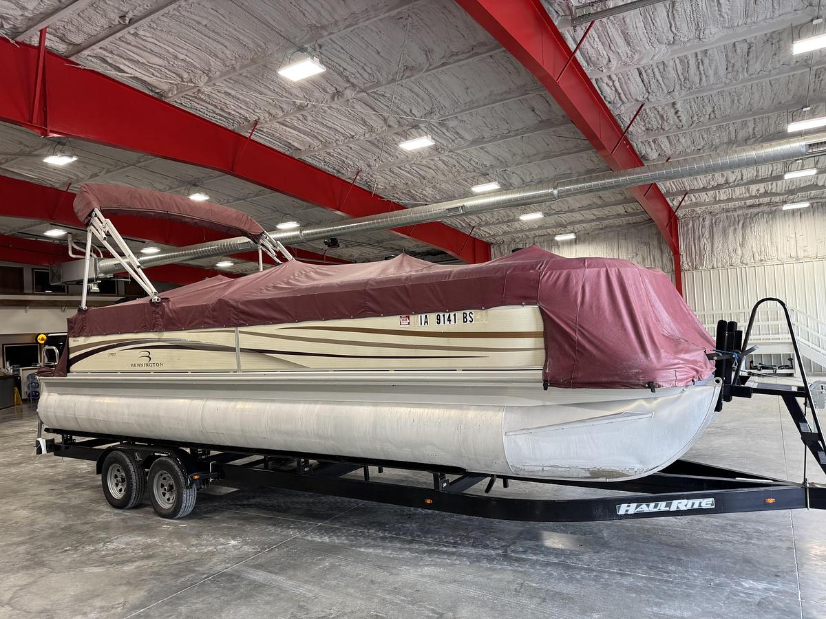 Used 2001 Bennington 2575 RLX