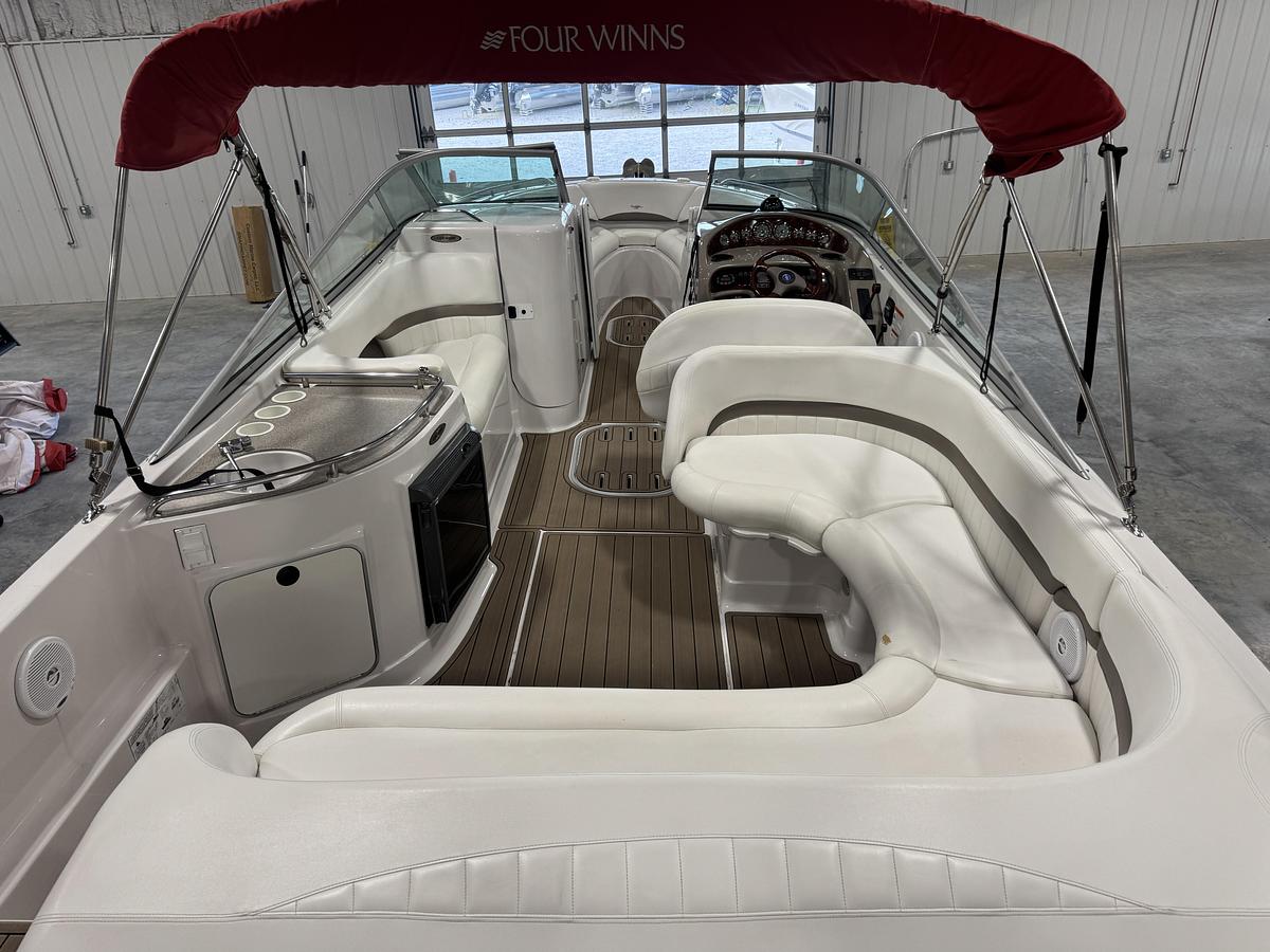Used 2004 Four Winns 280 Horizon