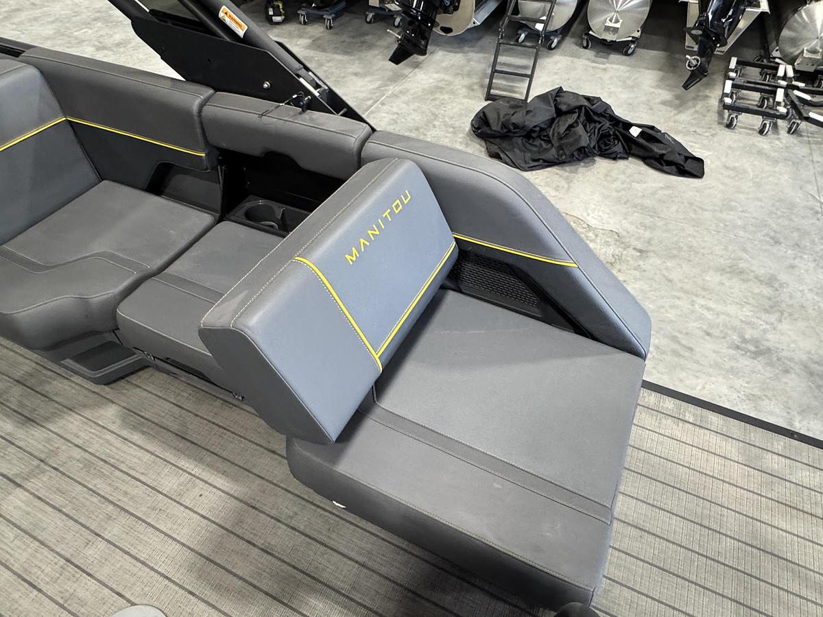 2025 Manitou 24 Explore