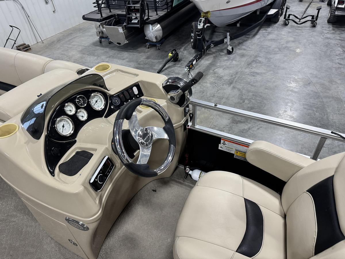 Used 2017 Lowe 230 SS