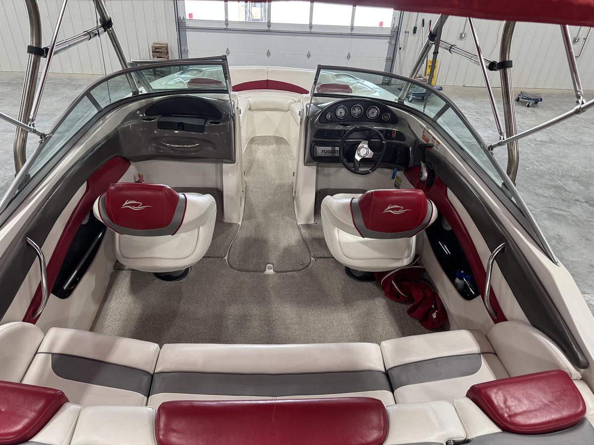 Used 2011 Rinker 216 BR