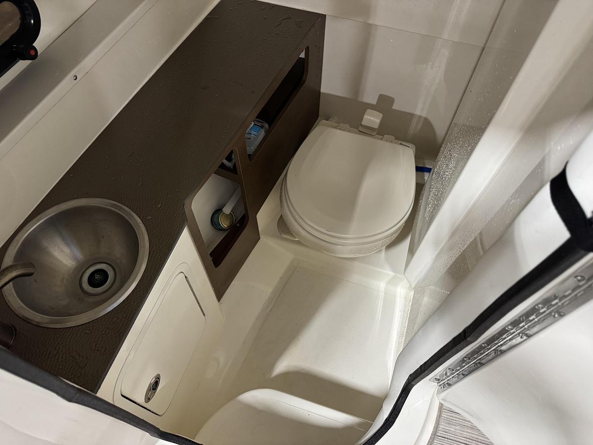 Used 2015 Sea Ray SDX 270