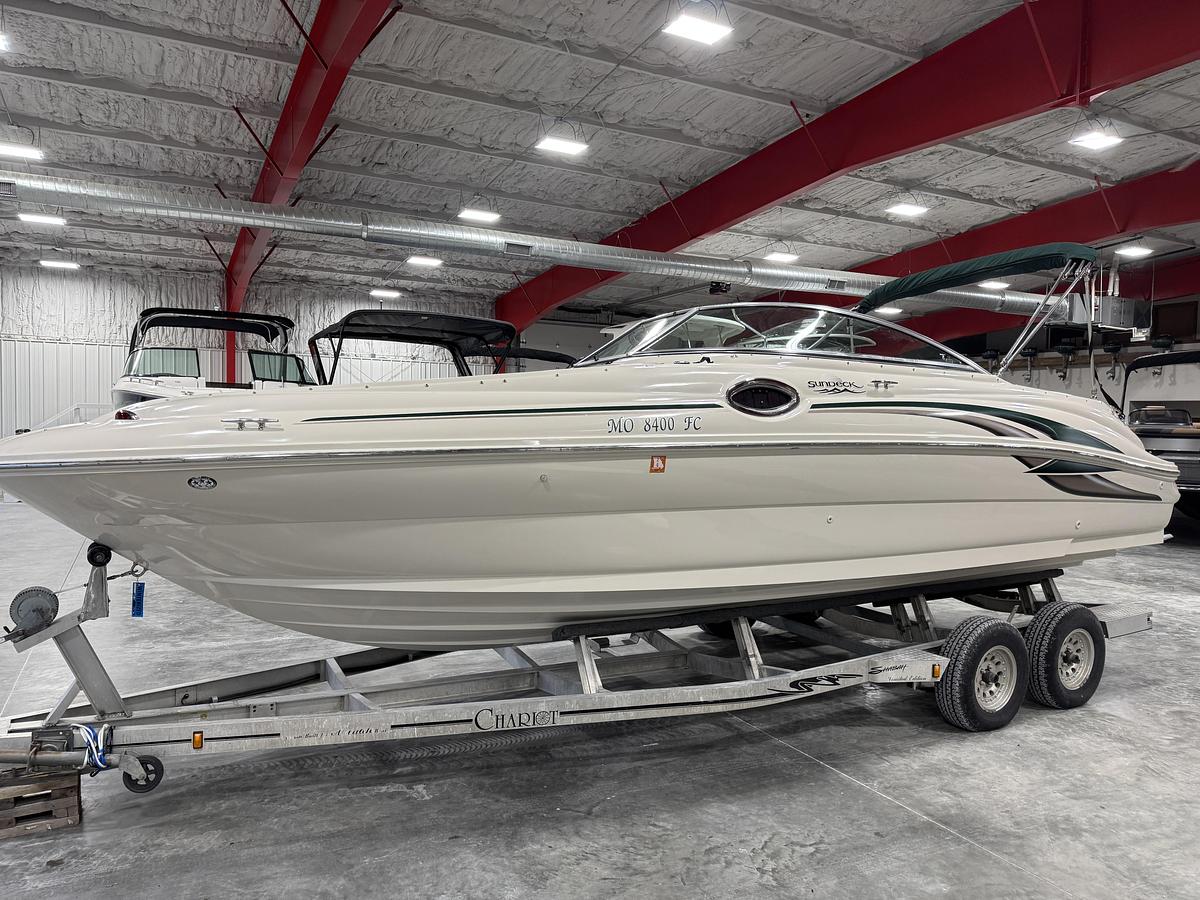Used 2004 Sea Ray 240 Sundeck