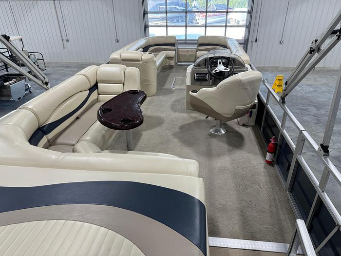 Used 2010 Bennington 2550