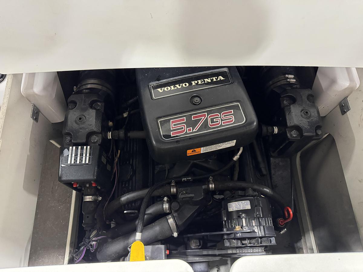 Used 1999 Four Winns 220 Horizon