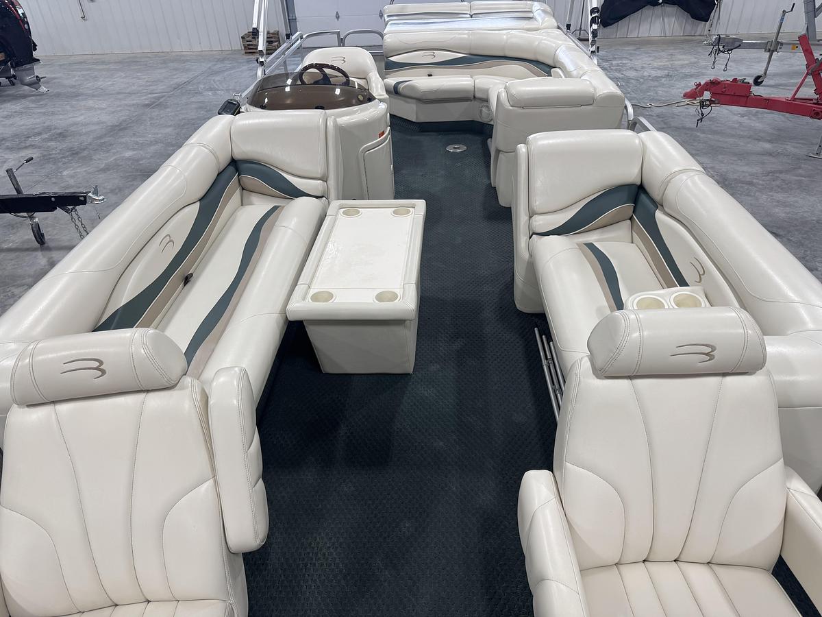 Used 2004 Bennington 2575 RL