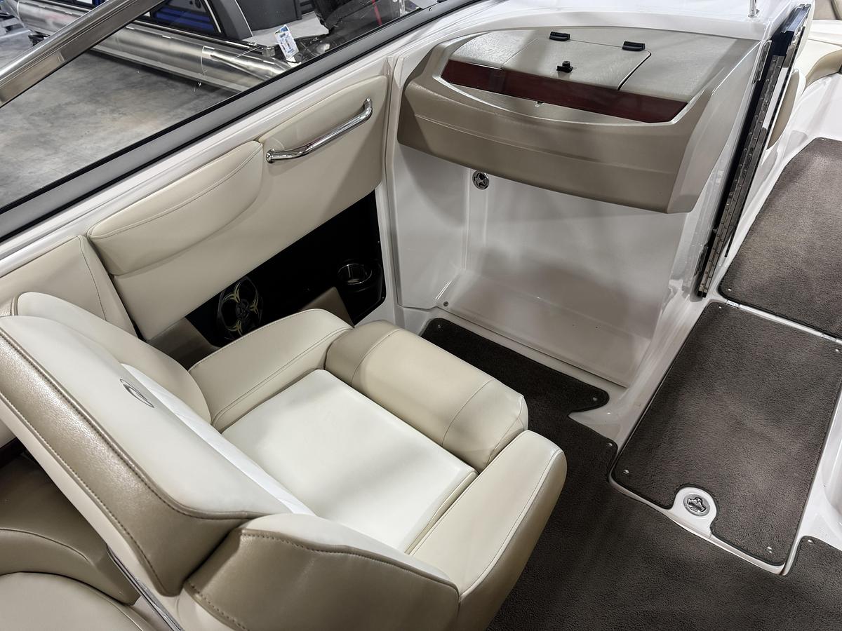 Used 2011 Regal 2700