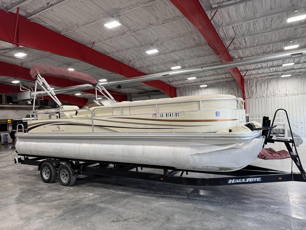 Used 2001 Bennington 2575 RLX