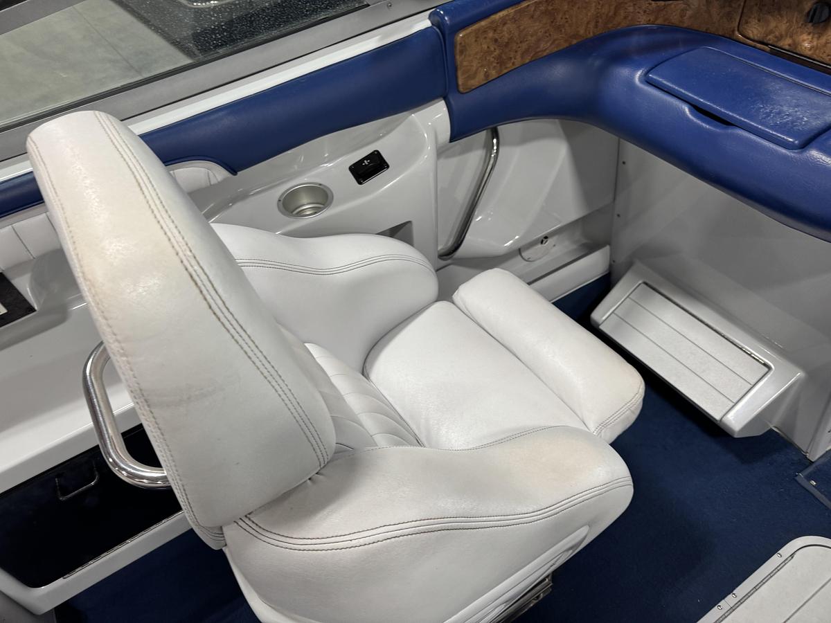 Used 1998 Mariah 272 BR