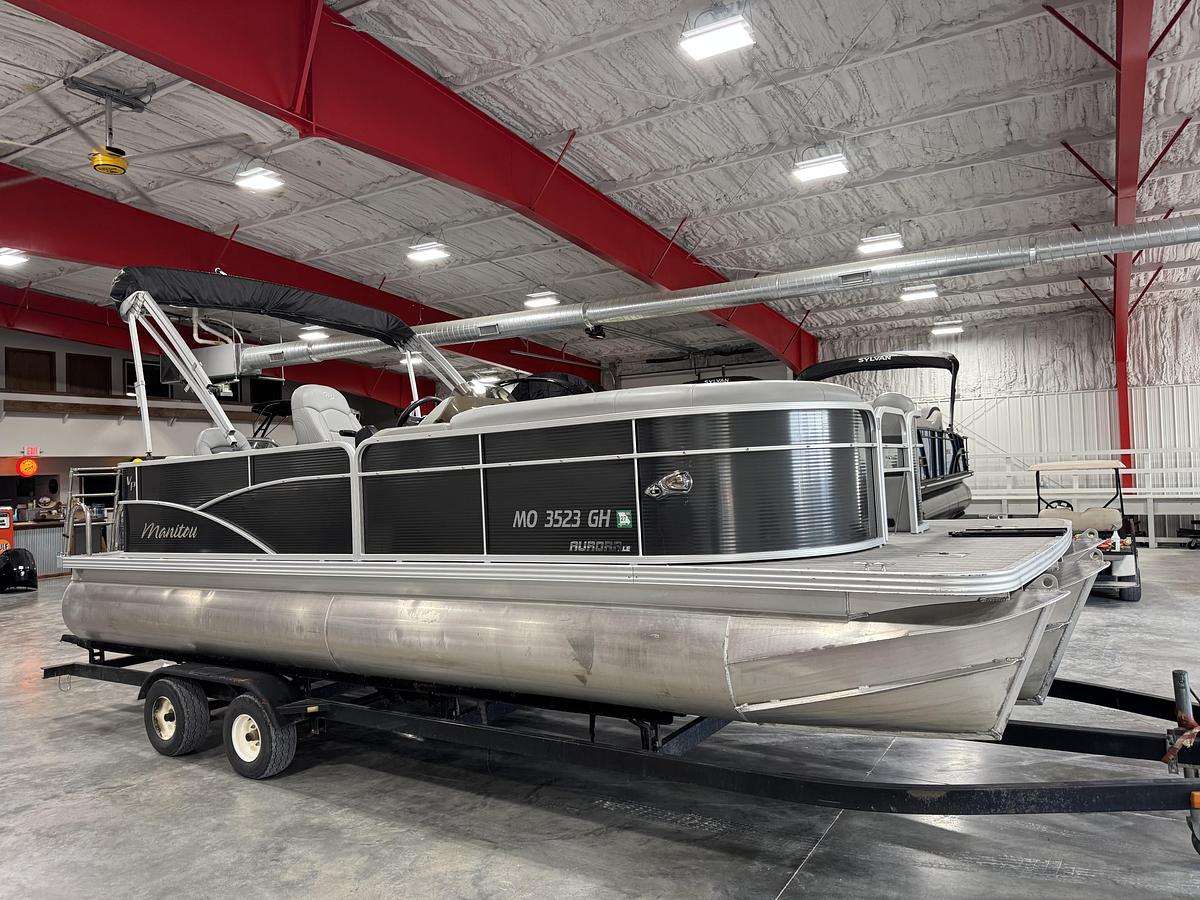 Used 2018 Manitou 23 Aurora LE