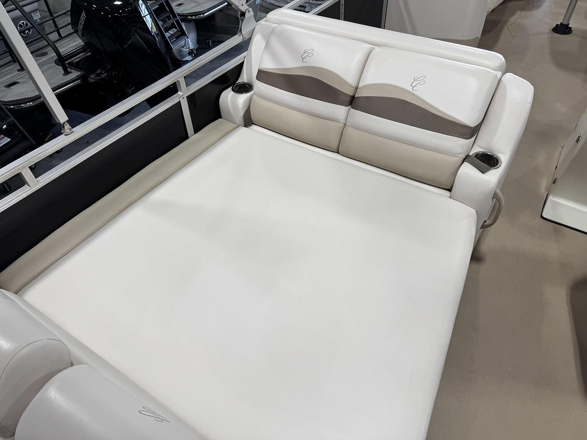 Used 2015 Cypress Cay 250 Sea Breeze