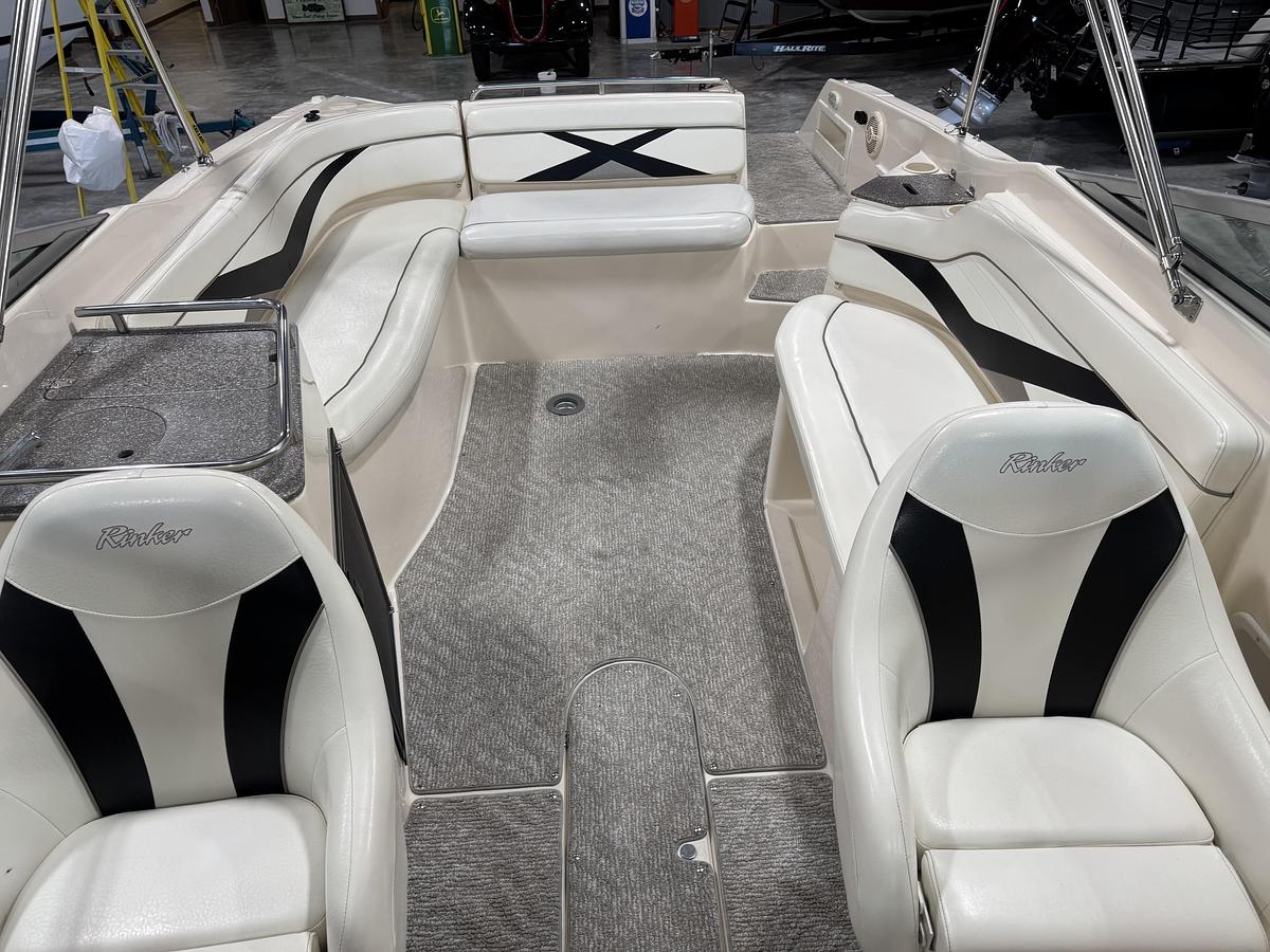 Used 2004 Rinker 282 BR