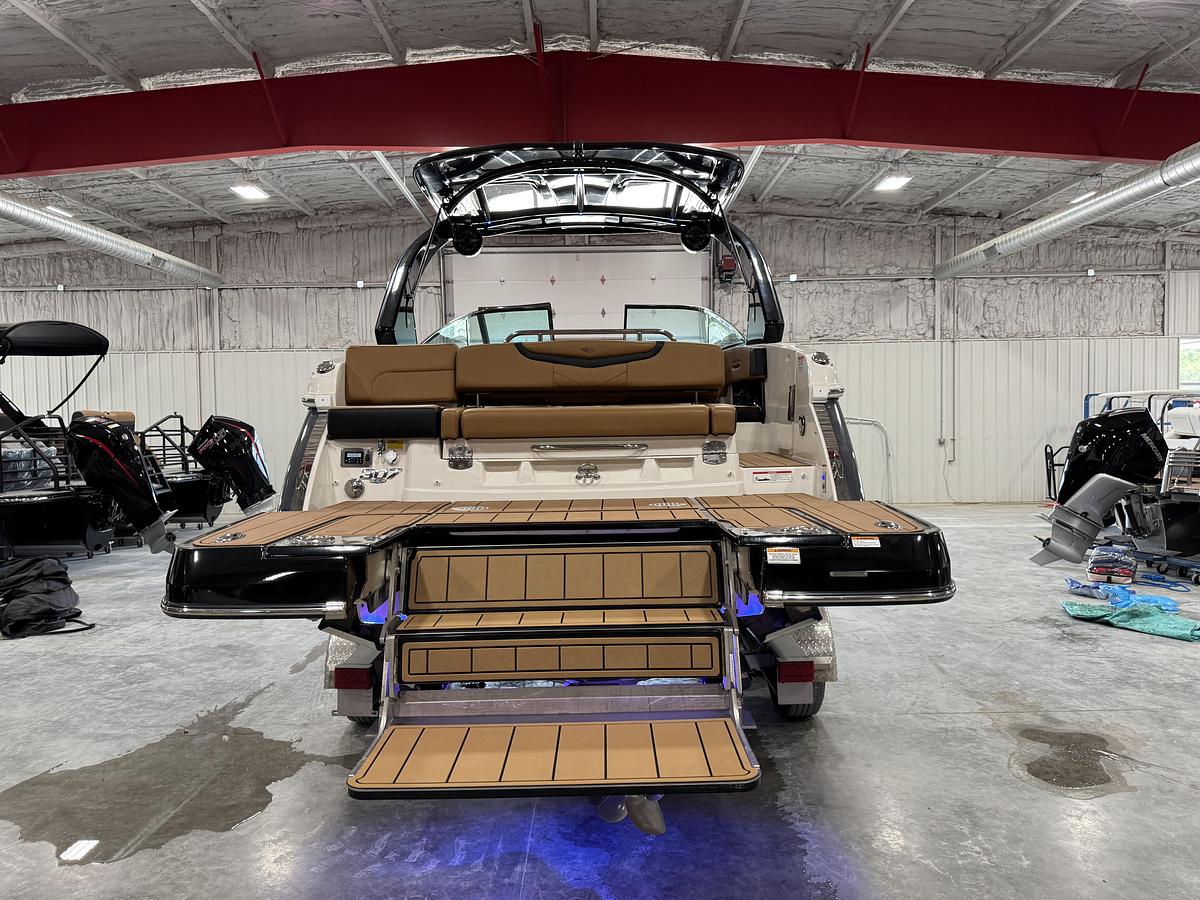 Used 2023 Chaparral 305 SSX