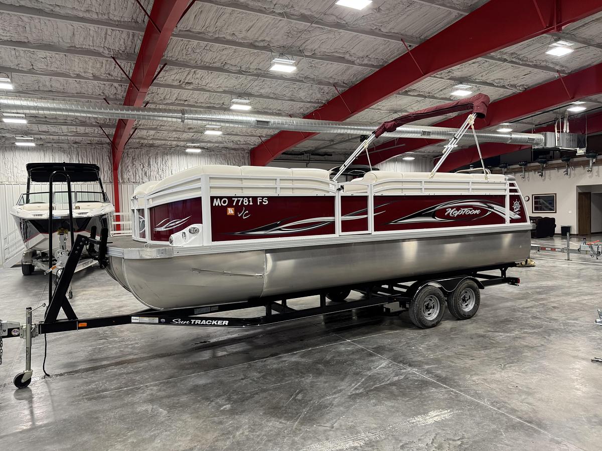 Used 2012 JC Tritoon 21 Neptoon