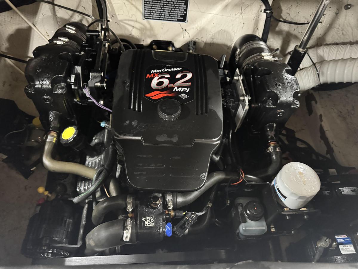 Used 2004 Rinker 282 BR