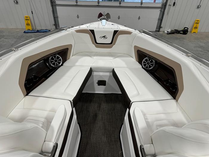 Used 2016 Monterey 328 SS