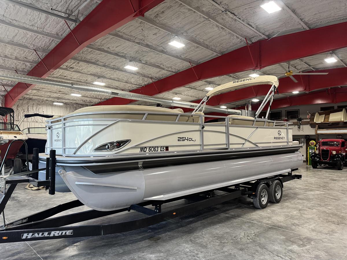 Used 2017 Suntracker 254 Regency