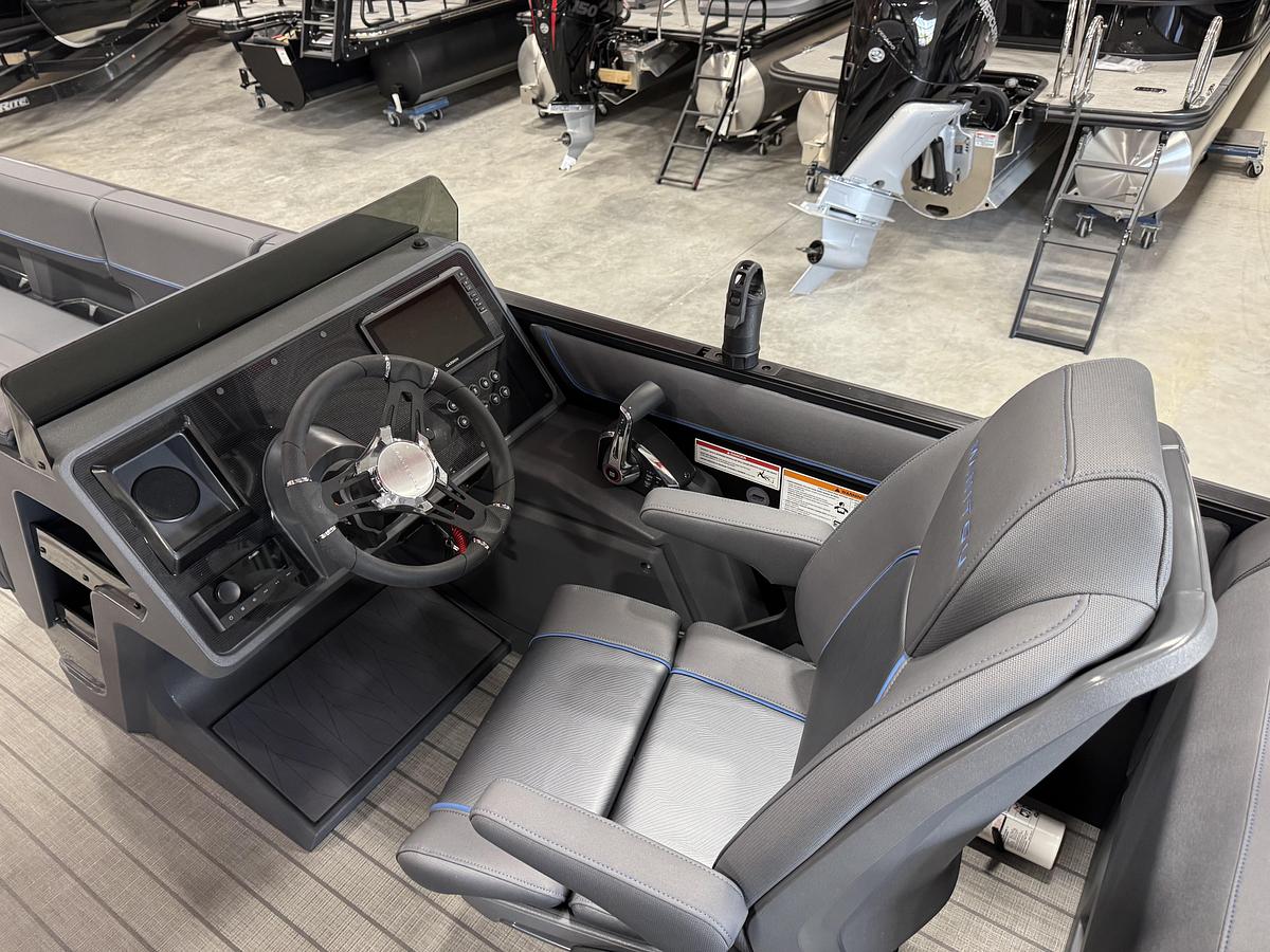 Used 2025 Manitou 26 Explore