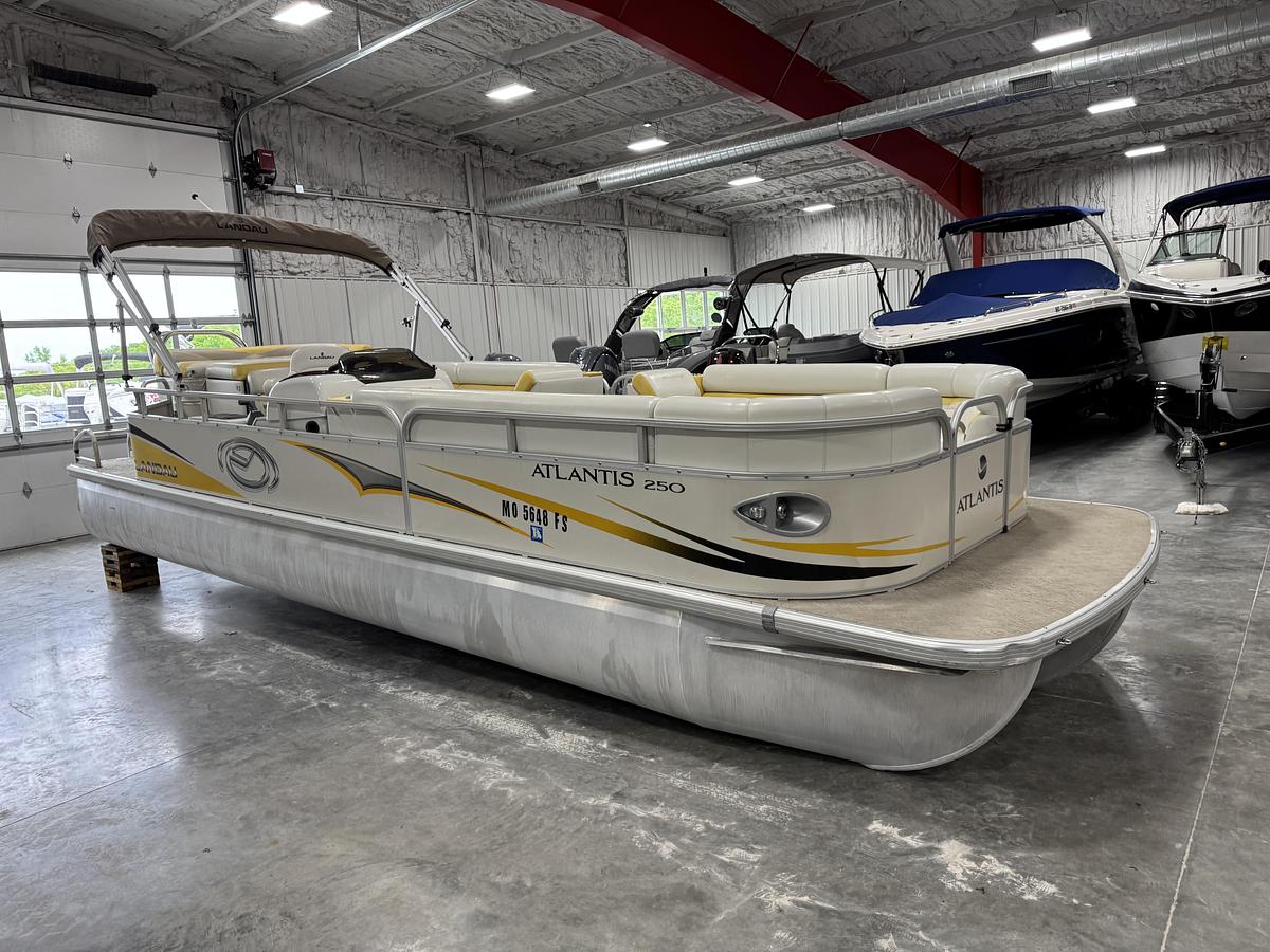 Used 2010 Landau 250 Atlantis