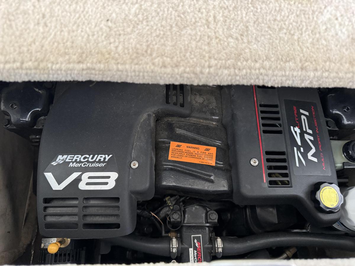 Used 2000 Crownline 266 BR