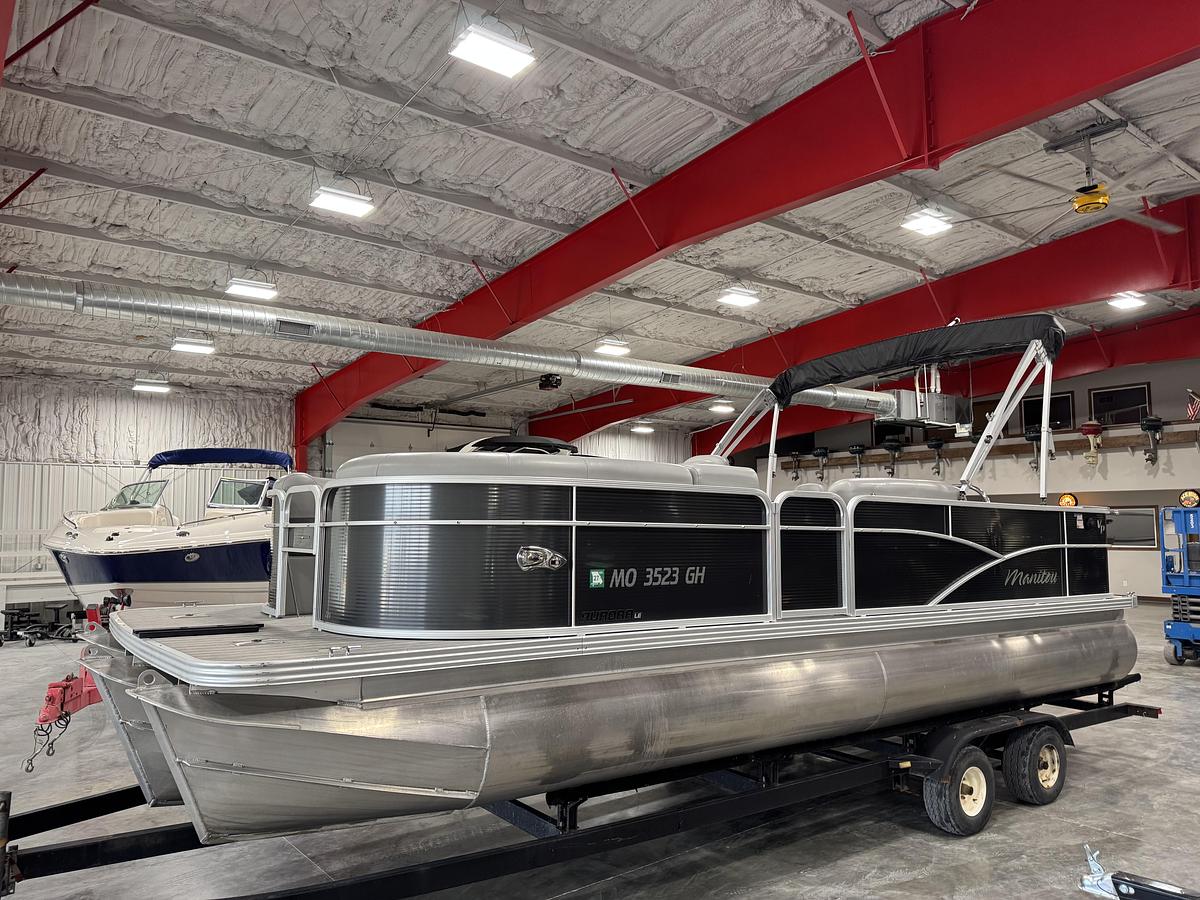 Used 2018 Manitou 23 Aurora LE