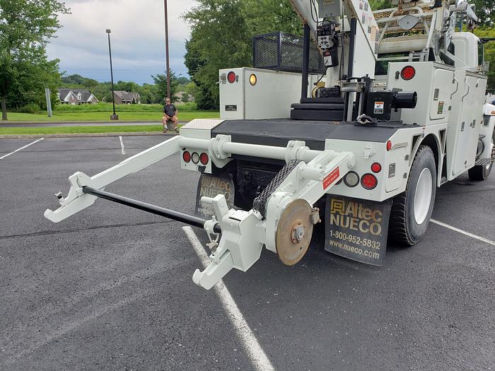 Used 2006 International 4300 Altec T40C Cable Placer Bucket Truck