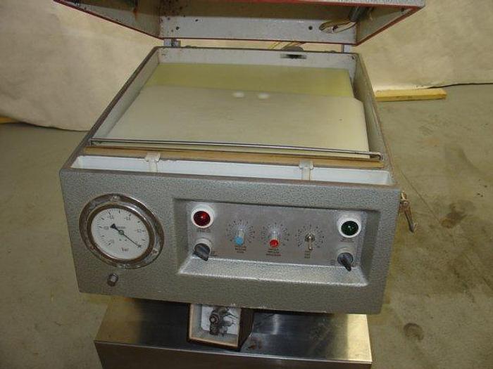 Used Multivac Single Chamber Vacuum Packager; Md# AG900